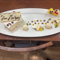 新郎・新婦デザートのウェディングケーキ