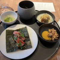 奥の器には素麺が入ってます！
お肉も柔らかい！