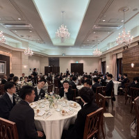 披露宴会場は100人まで入れると言われました。