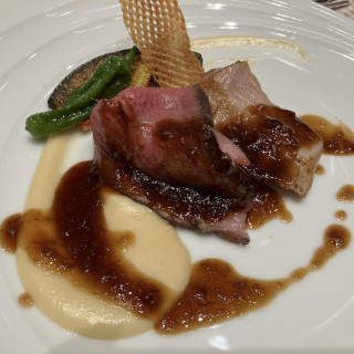 お肉もボリュームがあって美味しいです