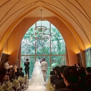 木の温もりを感じる式場