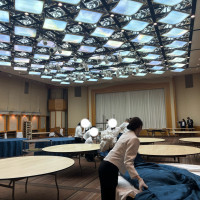 光の間、天井高がかなり高い