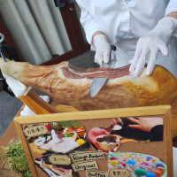 生ハムをその場で