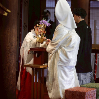 神殿での誓杯の儀