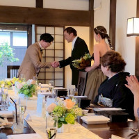 新婦父から新郎へバトンタッチ