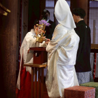 神殿での誓杯の儀