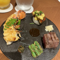 和食ベースのおいしく美しいお料理でした
