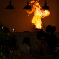 シェフのフランベパフォーマンス