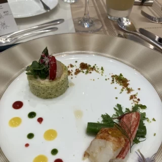 味も美味しいですが、目でも楽しませてもらいました。
