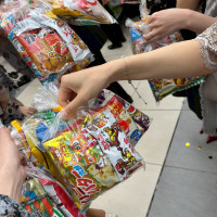 東海の伝統のお菓子まき