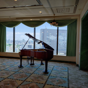 披露宴会場のピアノ|752201さんのロイヤルパークホテルの写真(2489901)