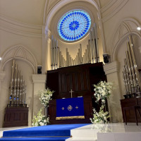 青と白基調で神聖な雰囲気でした。