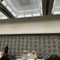 初めはカーテン閉まった状態