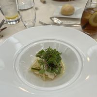 妊婦用メニュー。白身魚と酸味のあるソースと野菜。