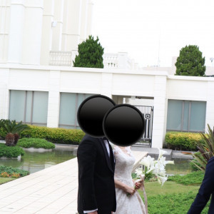 水辺もあり広いガーデンで、写真撮影などもできる。|752360さんのノートルダムマリノア/FIVESTAR WEDDINGの写真(2472620)