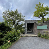 披露宴会場は挙式会場と別の建屋です