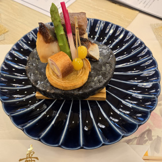 出された石焼きステーキ
西京焼きの魚と肉