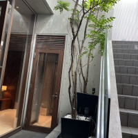 階段と、エレベーターもあります。