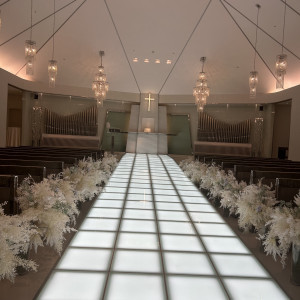 足元が光った時のチャペルの写真です。|752541さんのアルカンシエル luxe mariage 名古屋（アルカンシエルグループ）の写真(2462462)