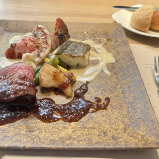 メイン　お肉もお魚もとても美味しかったです！