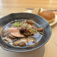 前菜　温かい前菜だそうで、お出汁がとっても美味しかったです☺