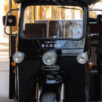 儀礼御用車
挙式前に乗ります。