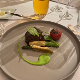 メイン肉料理