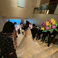 大階段でのフラワーシャワー