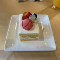 ウェディングケーキです