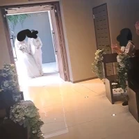 退場