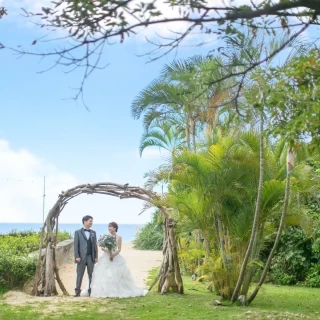 ガーデンで新郎新婦がすてきな写真をたくさん撮影していました。