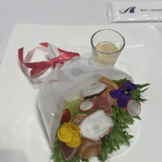料理の写真になります。
ブーケになってて可愛かったです