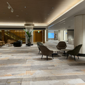 4階ロビーから披露宴会場入り口。左のエスカレーターで移動。|752969さんの横浜ベイシェラトン ホテル&タワーズの写真(2522602)