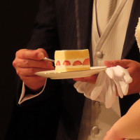 新郎→新婦へのファーストバイト