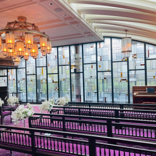 全天候型のチャペルで雨天でも明るい