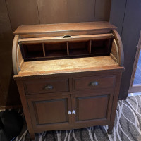 控室にある家具です。
