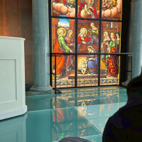 式場のモザイクガラス