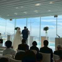 海が広がるチャペルです
