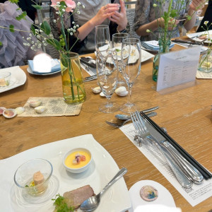 テーブルセットとお料理|753324さんのOCEAN&RESORT MARIZON(オーシャン＆リゾート マリゾン)の写真(2579164)