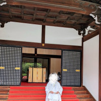 明治記念館玄関前撮影