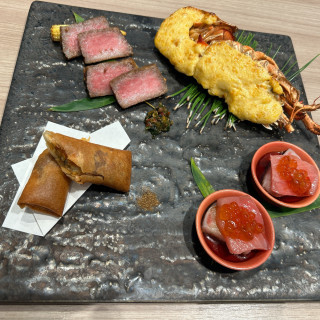 お造り、鰻の春巻、オマール海老味噌焼き、近江牛サーロイン