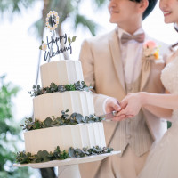 披露宴会場の窓を開けて
お庭でファーストバイト
