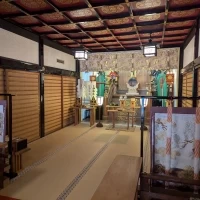 社殿の中