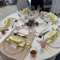 お皿、食器、装飾品が可愛くて非現実的な体験ができました！