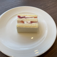 ウェディングケーキ(実際にゲストに提供されるサイズ)