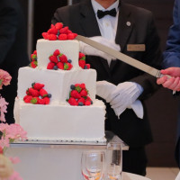 ウェディングケーキは最上部のみ生加工にしてもらいました。