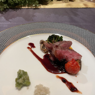 ソース、わさび、塩どれと食べても美味しく飽きない