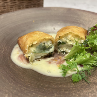 お魚料理。白ワインベースのソースが美味しかったです