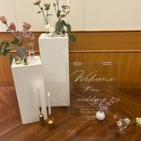 クリアボード・装花・小物で華やかさアップ