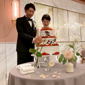 ケーキテーブルも統一コーディネート|754204さんのザ マークグランドホテル（THE MARK GRAND HOTEL）の写真(2471163)